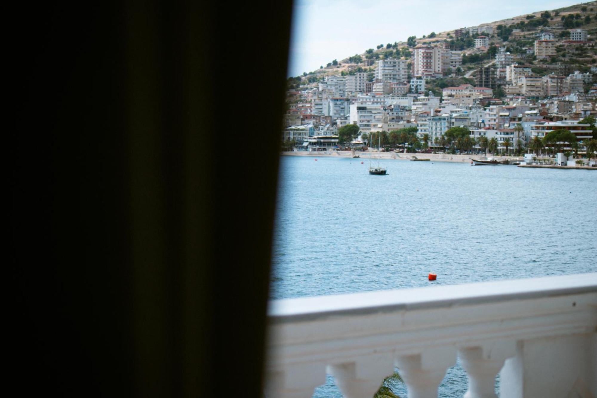 Hotel Fron Saranda Extérieur photo
