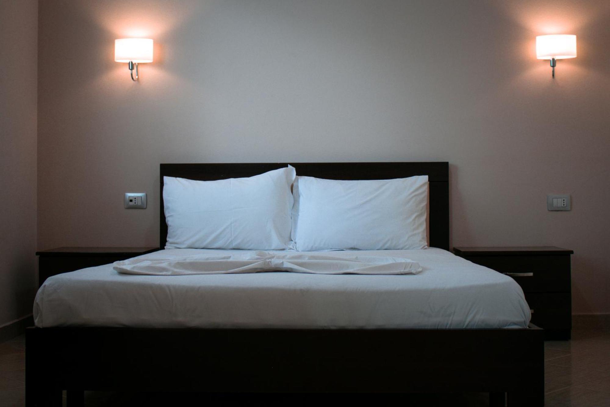 Hotel Fron Saranda Extérieur photo