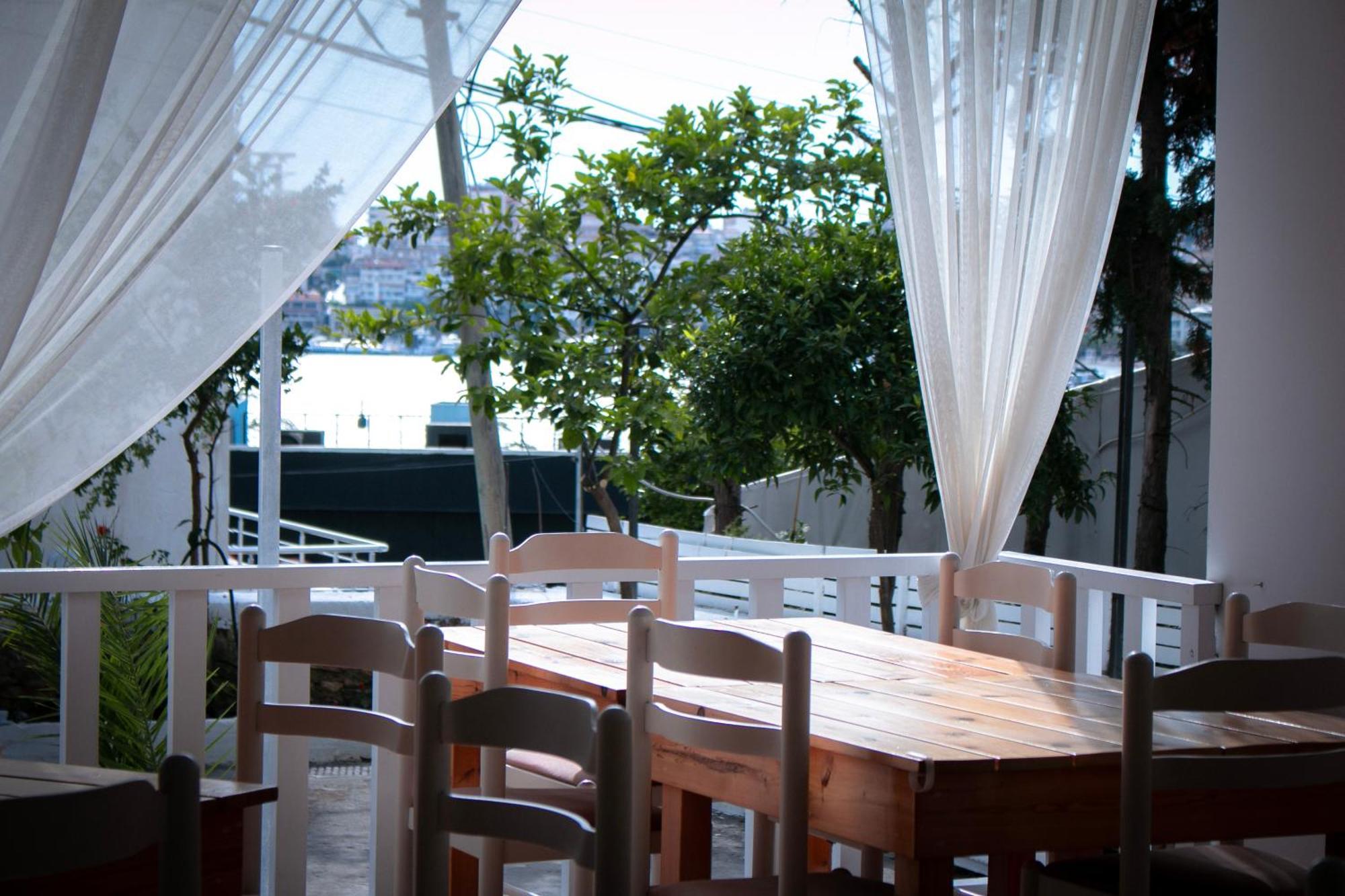 Hotel Fron Saranda Extérieur photo
