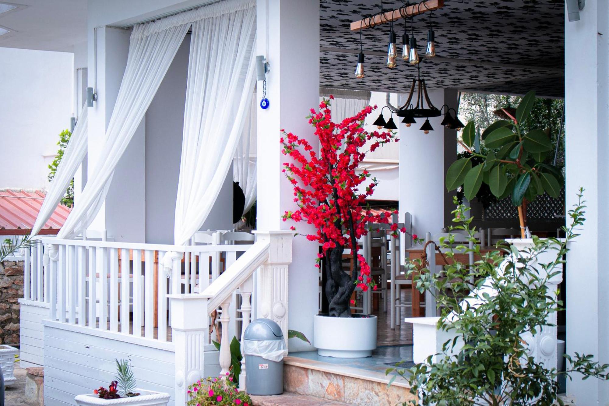 Hotel Fron Saranda Extérieur photo