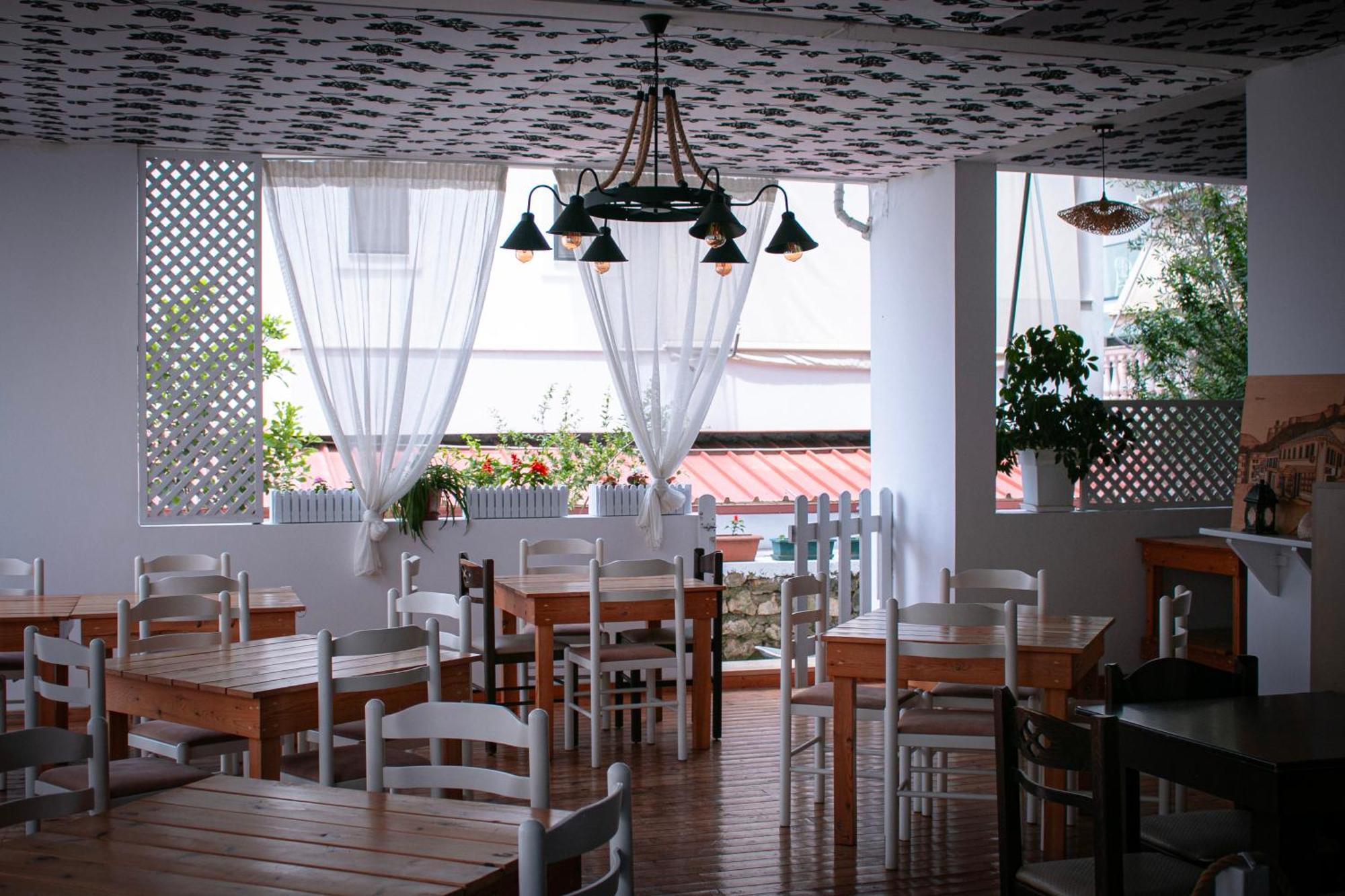 Hotel Fron Saranda Extérieur photo