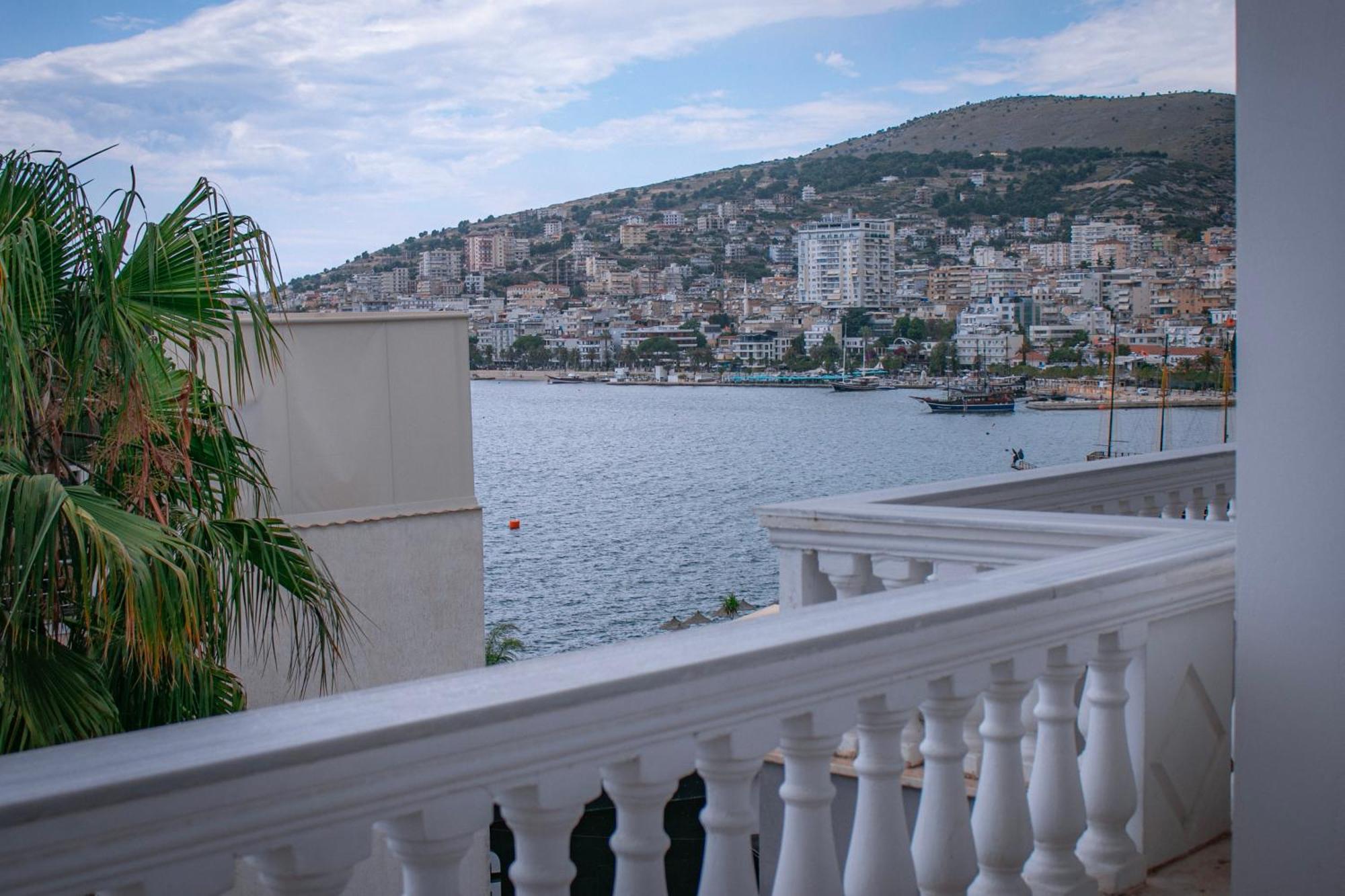 Hotel Fron Saranda Extérieur photo