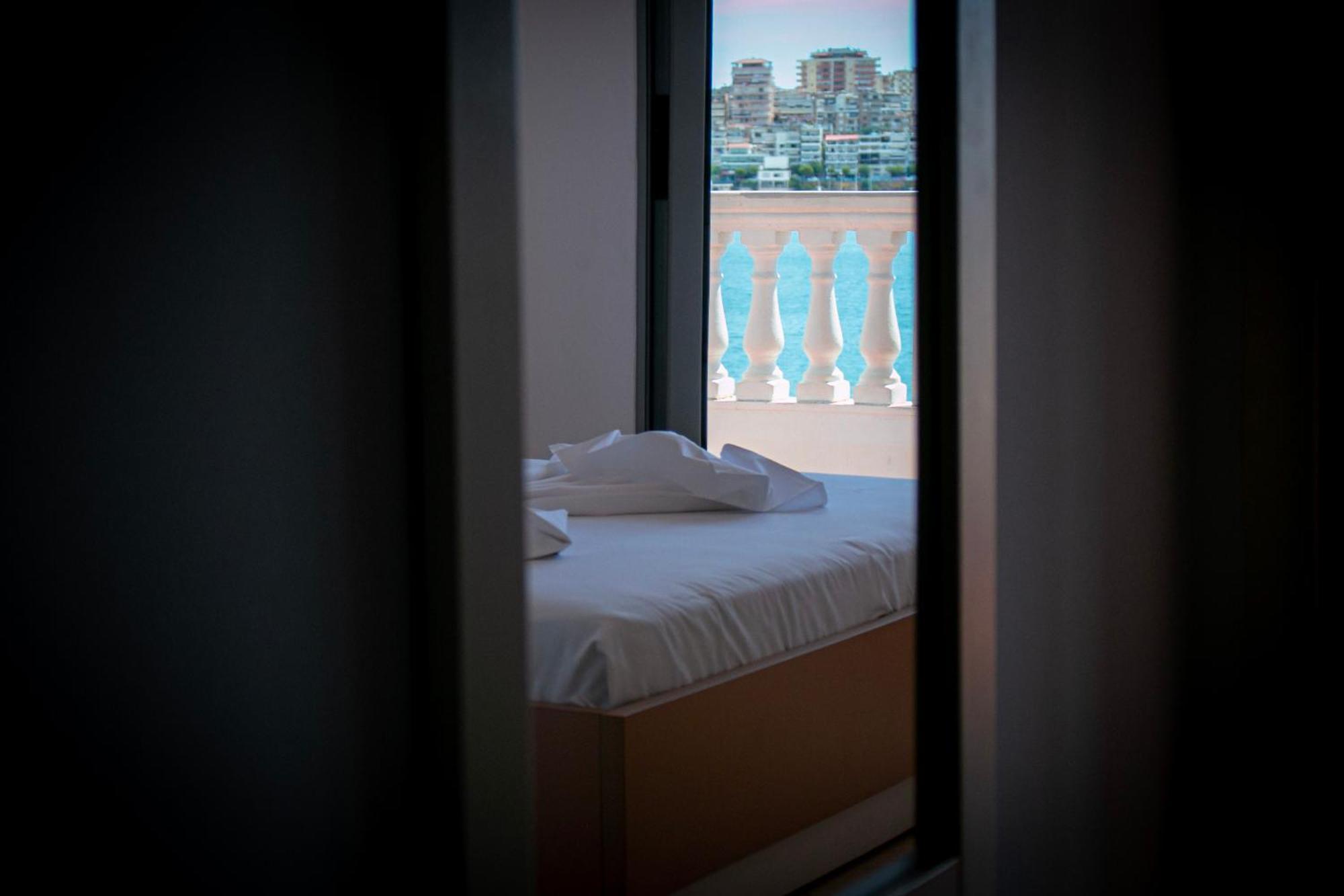 Hotel Fron Saranda Extérieur photo