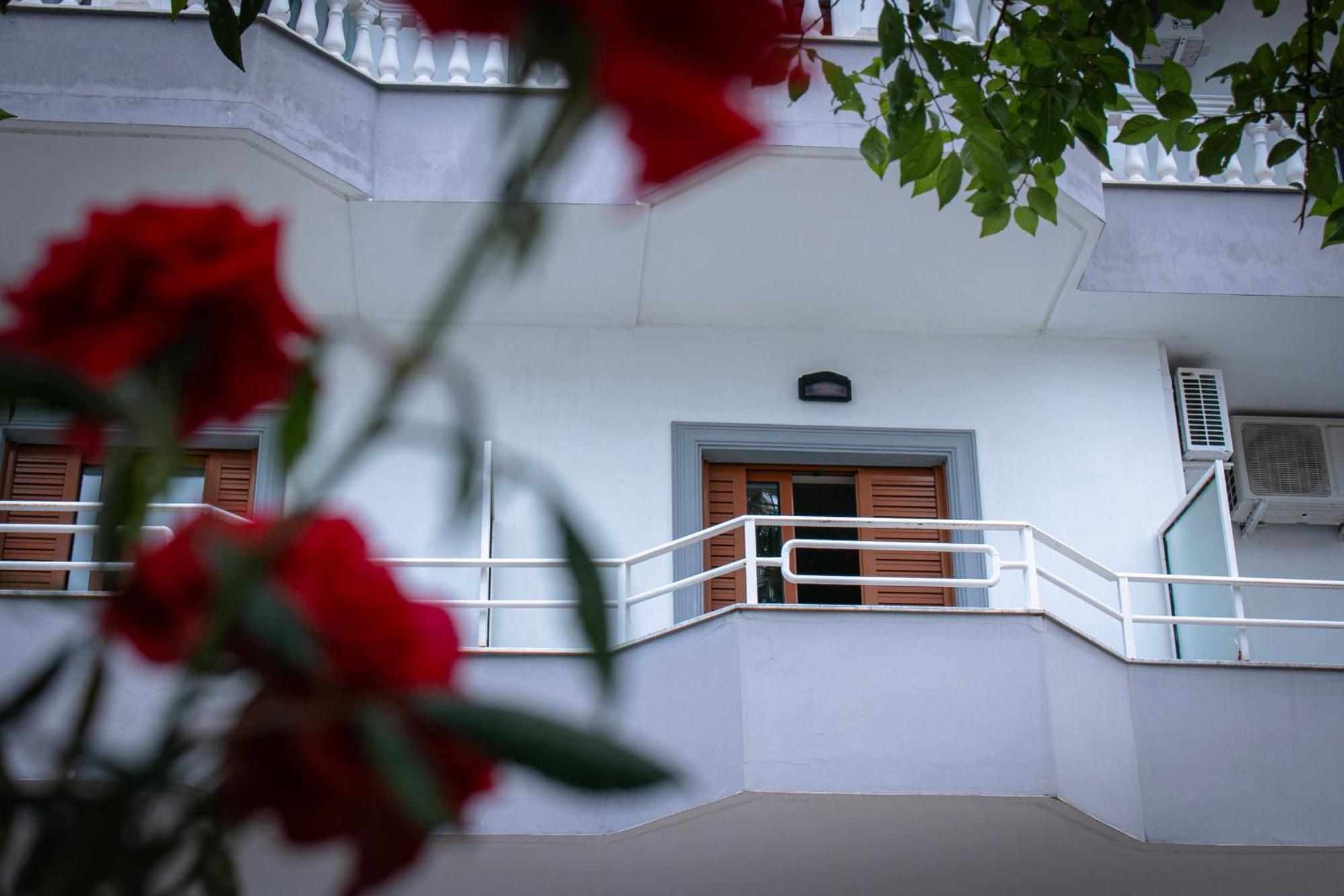 Hotel Fron Saranda Extérieur photo