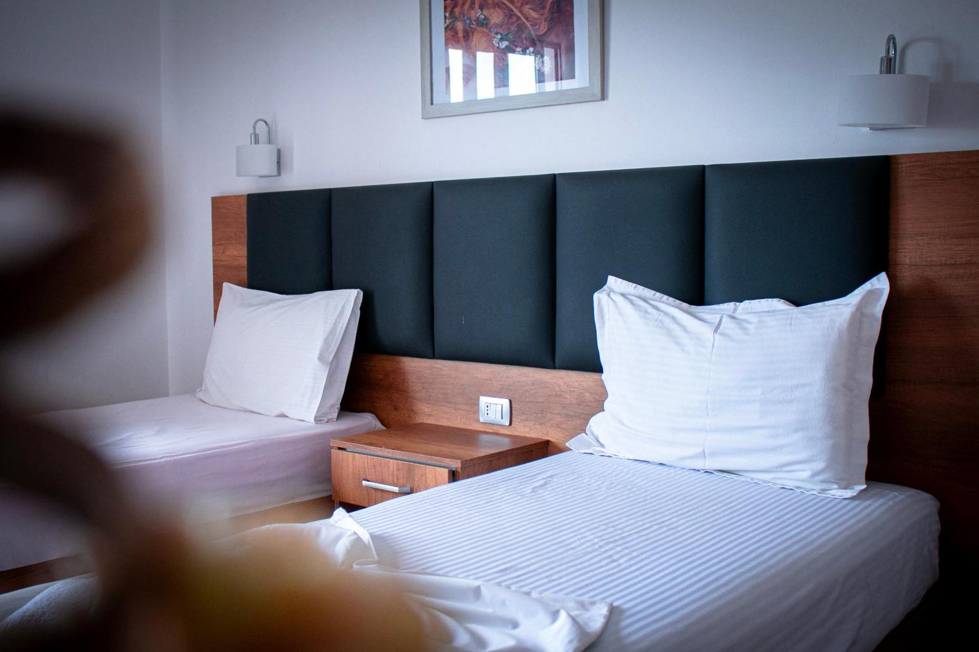 Hotel Fron Saranda Extérieur photo