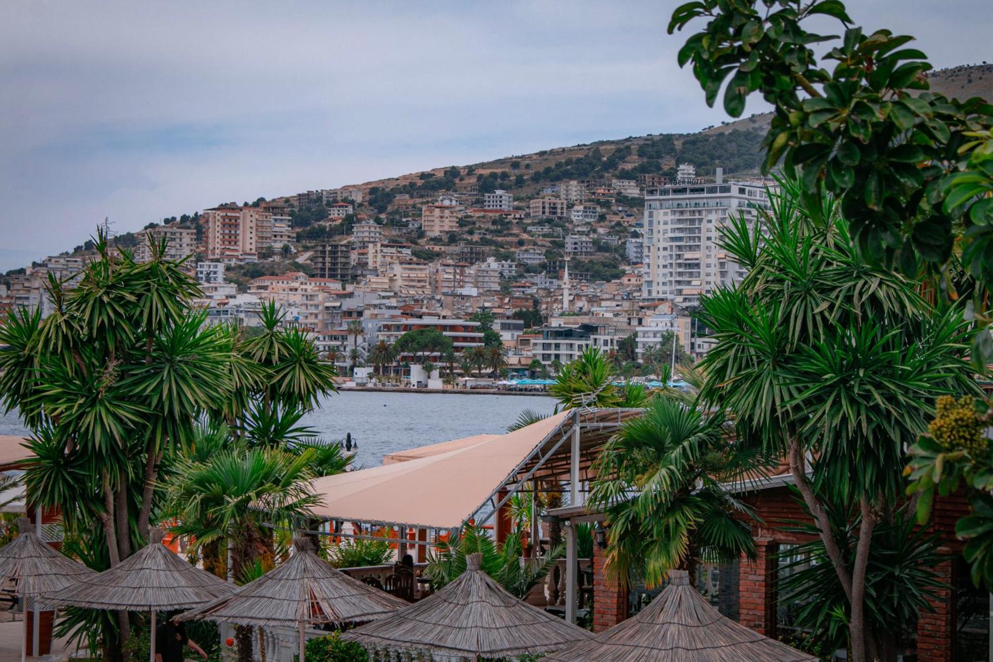 Hotel Fron Saranda Extérieur photo