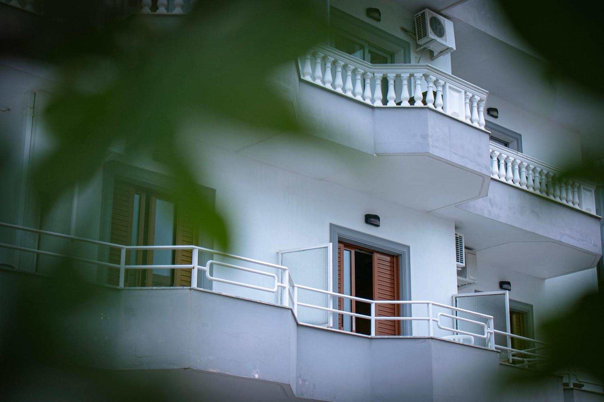 Hotel Fron Saranda Extérieur photo