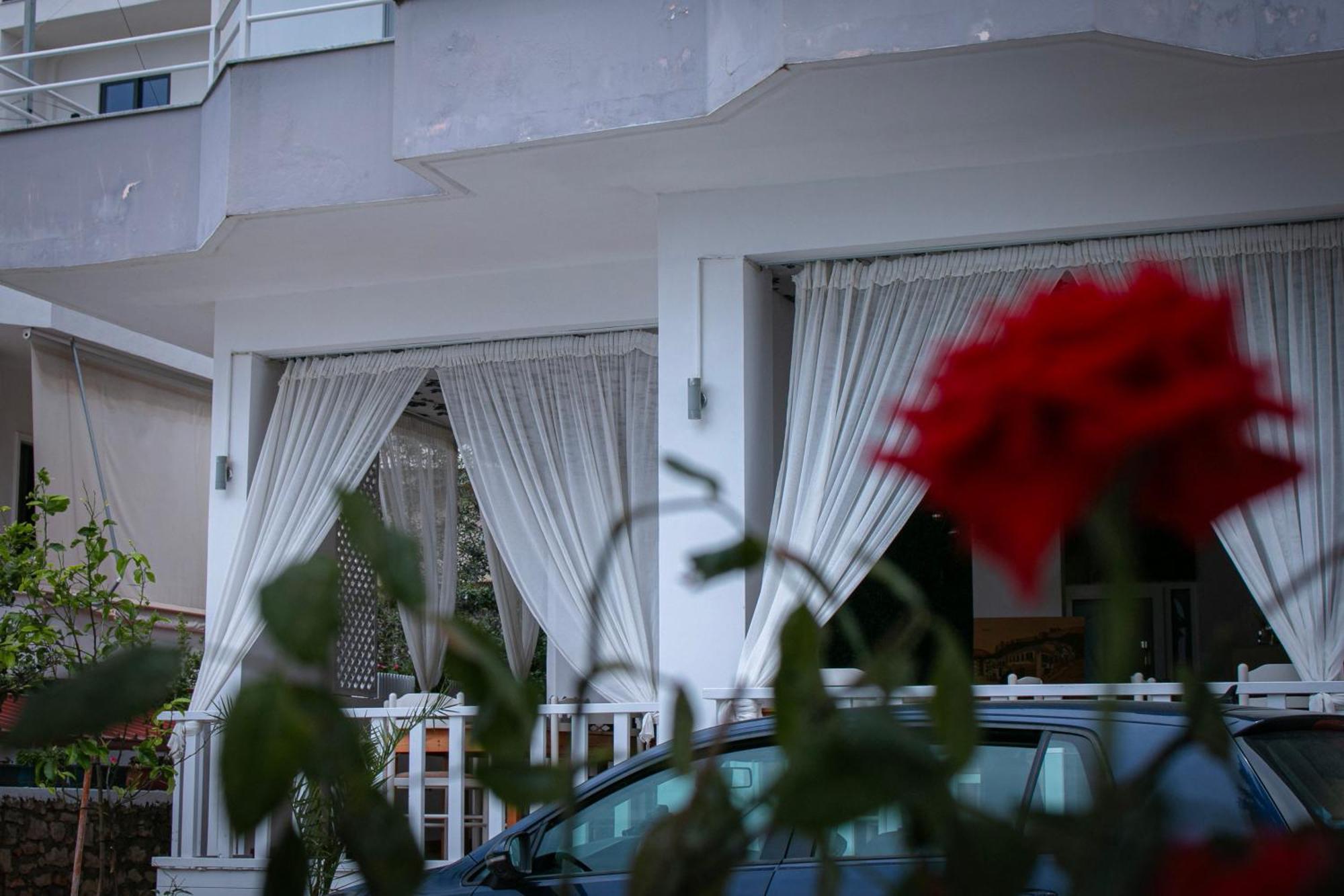 Hotel Fron Saranda Extérieur photo
