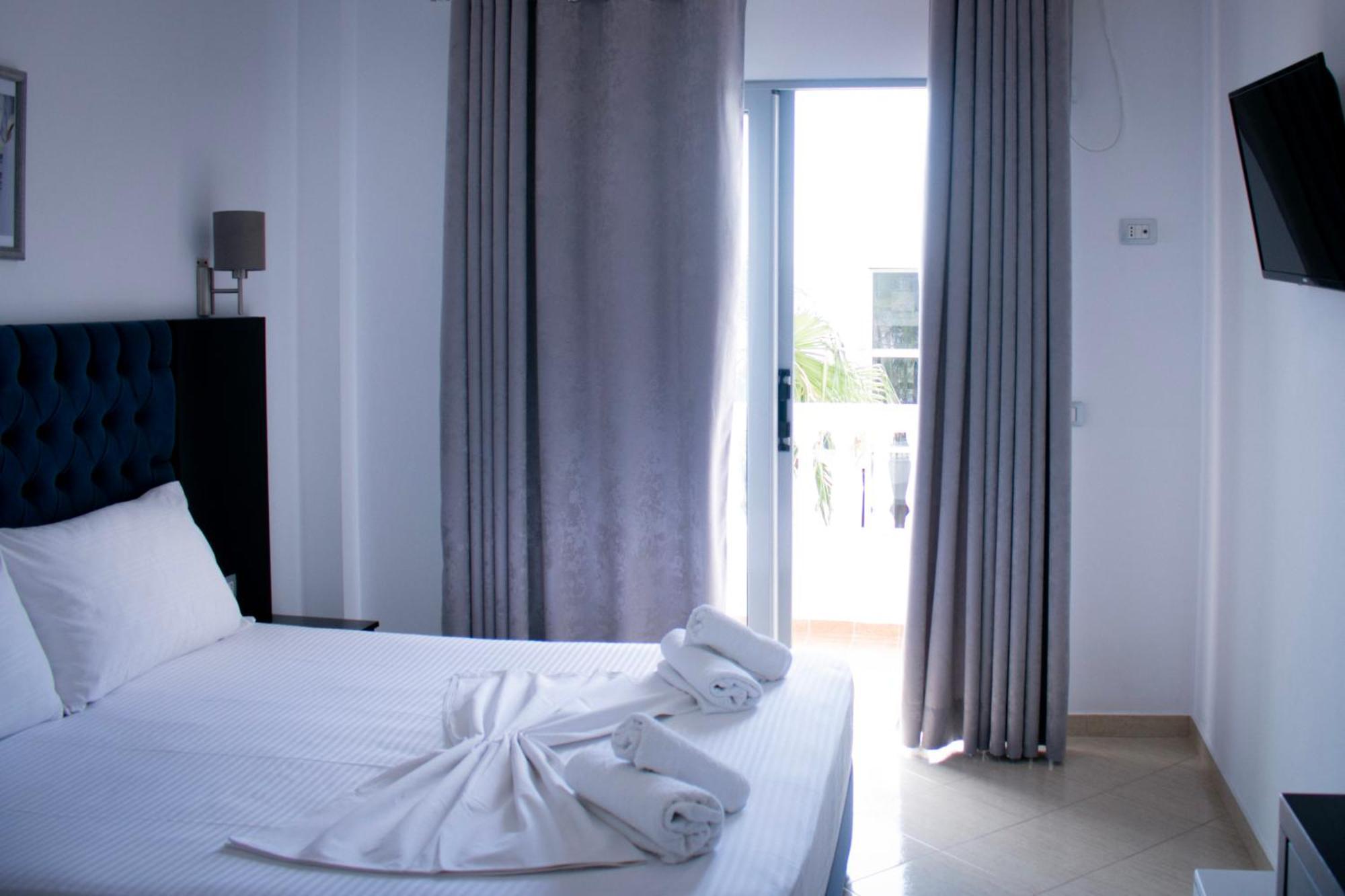 Hotel Fron Saranda Extérieur photo