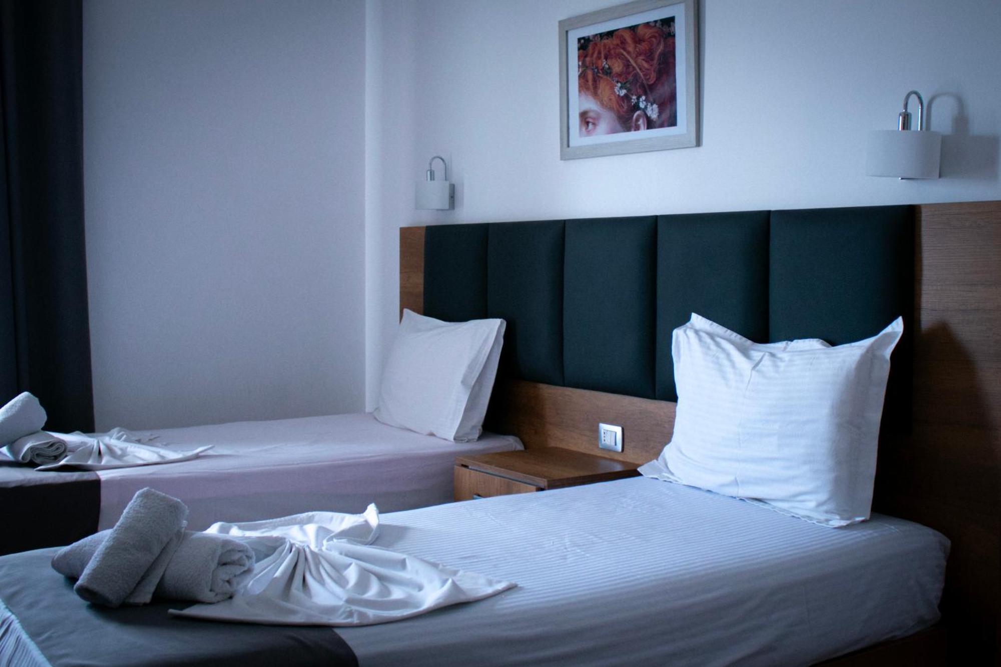 Hotel Fron Saranda Extérieur photo