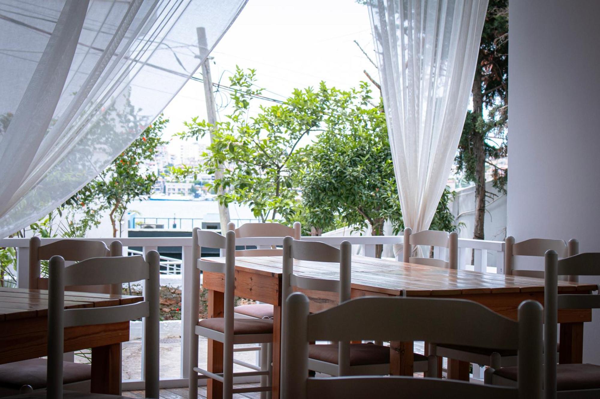 Hotel Fron Saranda Extérieur photo