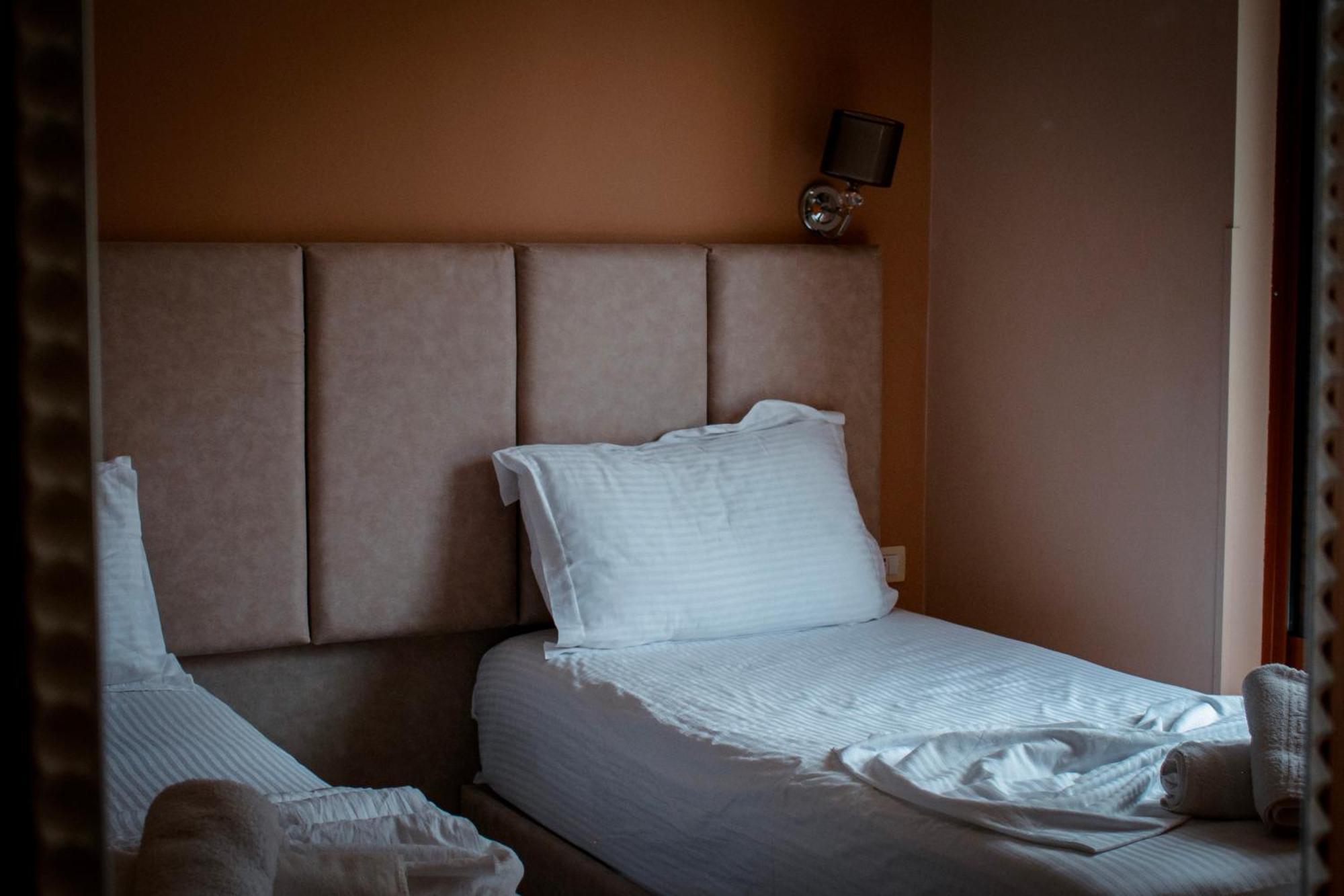 Hotel Fron Saranda Extérieur photo